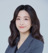 Naomi Jeehee Yang photo